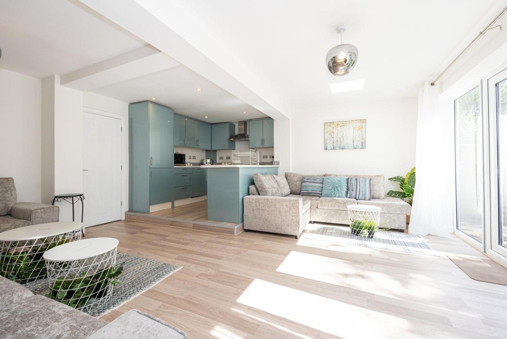 Guestready - A Haven By The River Manchester Kültér fotó